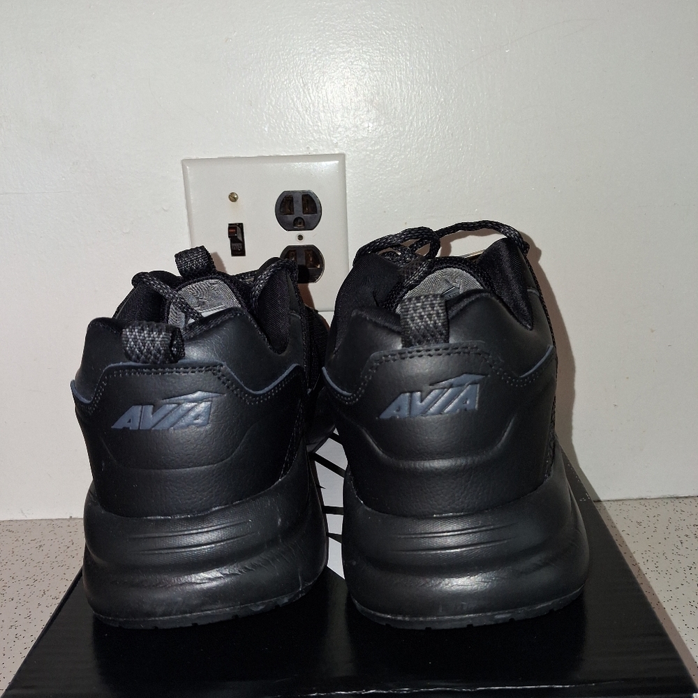 SIZE 9- AVIA , AVI CANYON SR , 4E WIDE , NONSLIP SHOES. NEW. - Picture 5 of 7